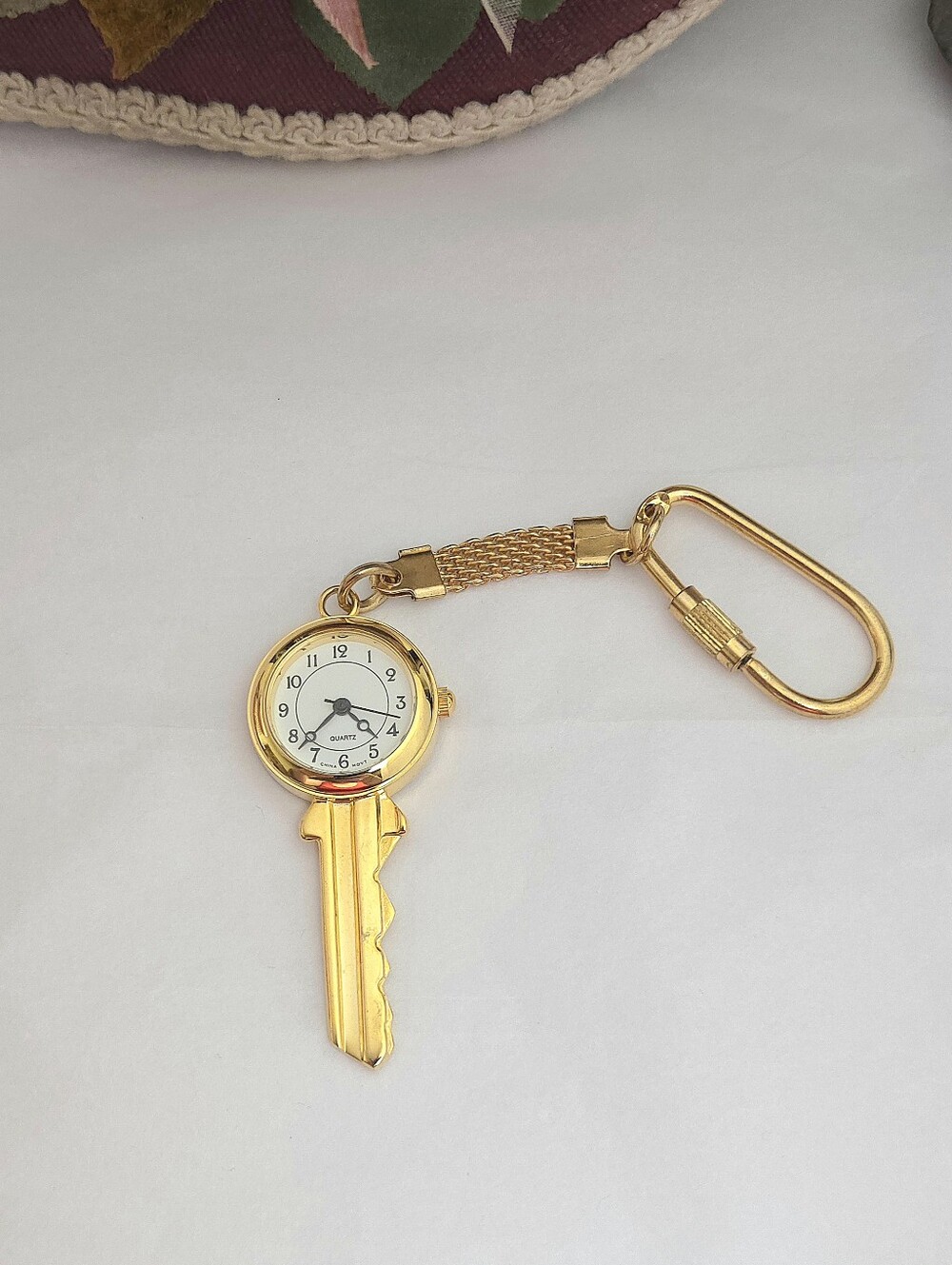 Vintage Quartz Gold Tone Key Shaped Watch Key Chain Untested